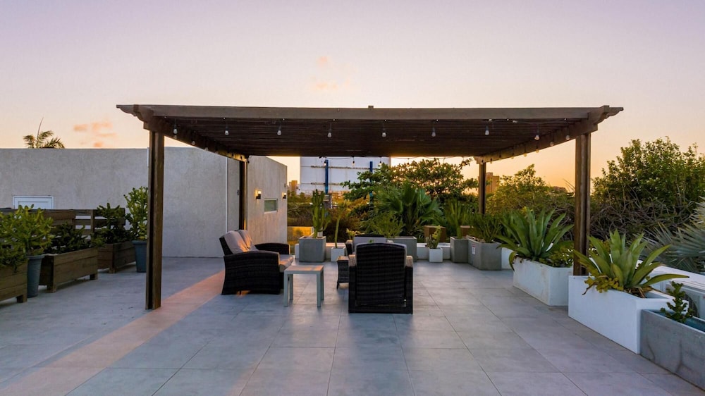 Koyari Modern Condos 3 w Private Roof Deck