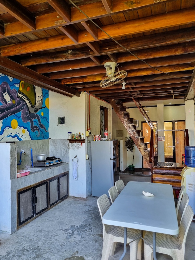 Flo Bed and Breakfast, General Luna - 22