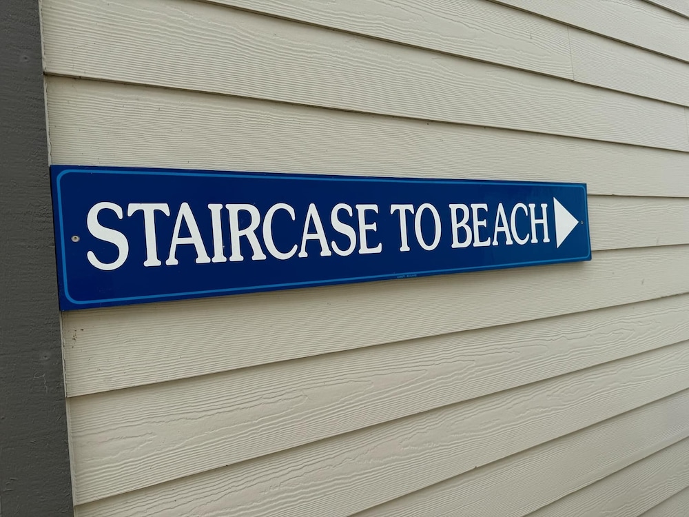 Sunset Oceanfront Lodging