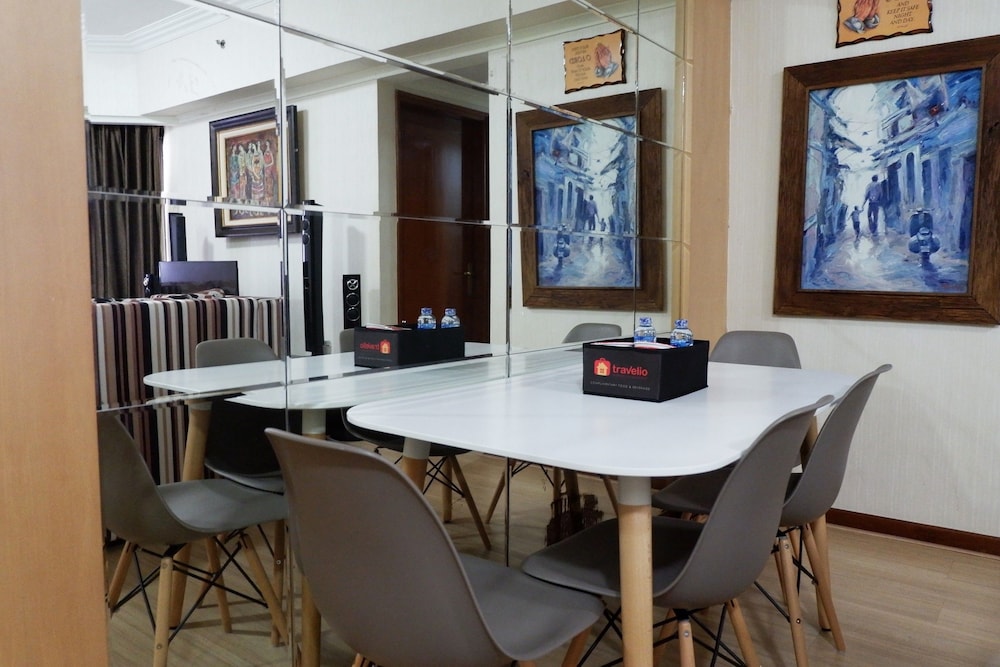 Strategic 3BR Apt at Sudirman Tower Condominuim