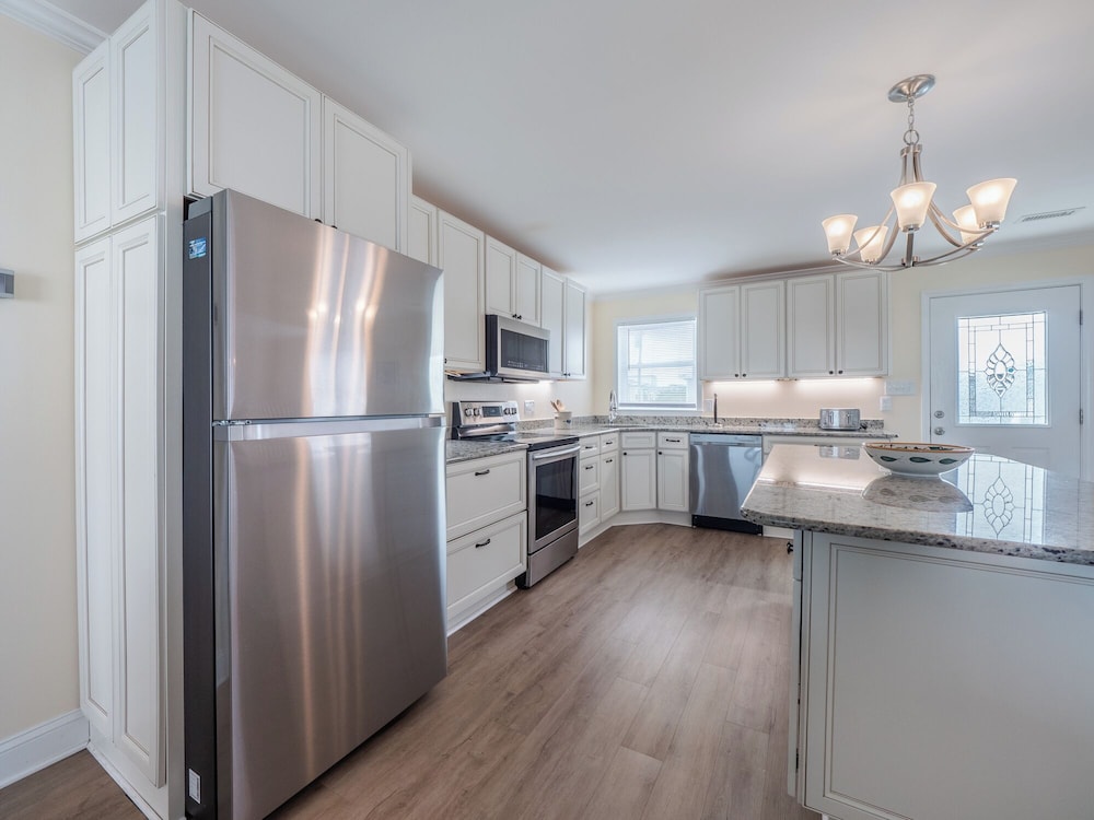 Bear's Den by Topsail Realty
