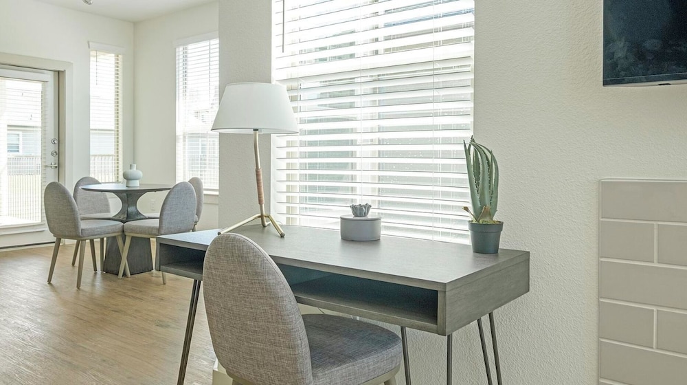 Landing Apartments Waller