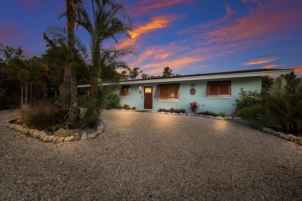 Bayside Bliss 3 Bedroom Home by RedAwning view 2