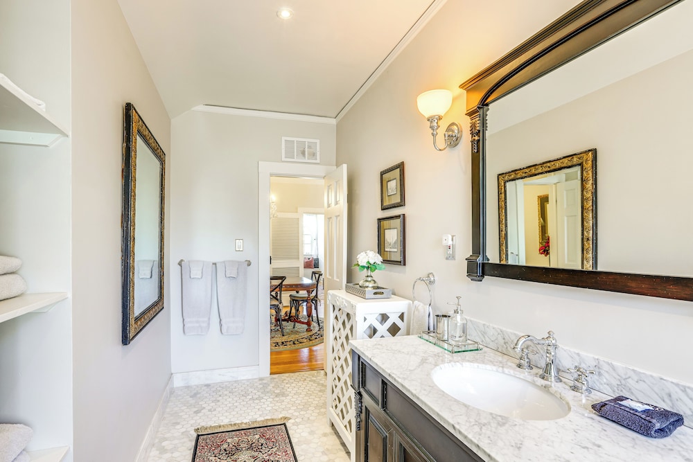 Historic French Consulate in Cap Hill w/ Yard