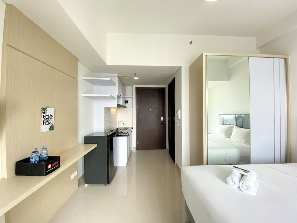White Toned Style Studio At Lrt City Bekasi Apartment