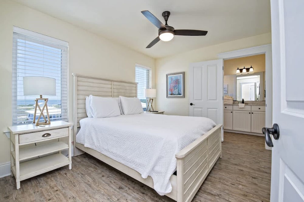 Beachfront 5bed Easybreezy East
