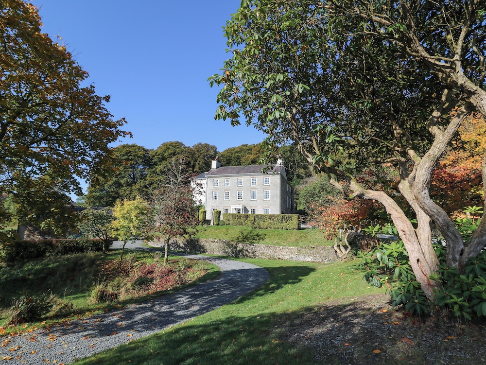 Llwynderw Hall