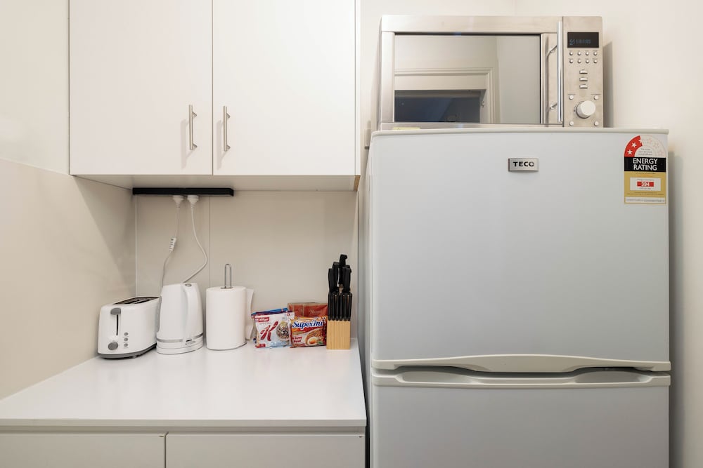 Smart Suites Self Check-in Apartments - 144 Dixon