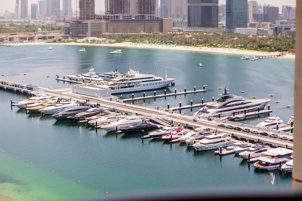 Marina Vista Emaar Beachfront Apartments