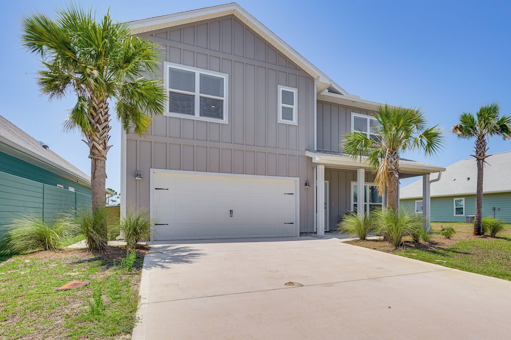Port St Joe Home: Community Pool, Walk to Beach!