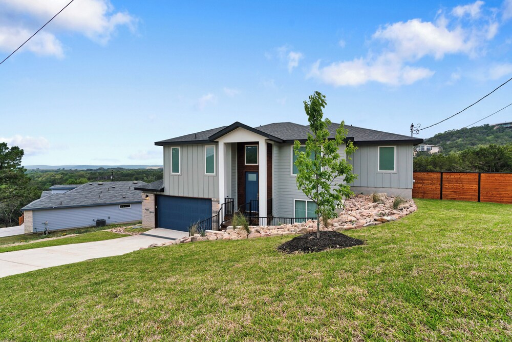 Lago Vista Home w/ Game Room Outdoor Tub! - Property Image 29