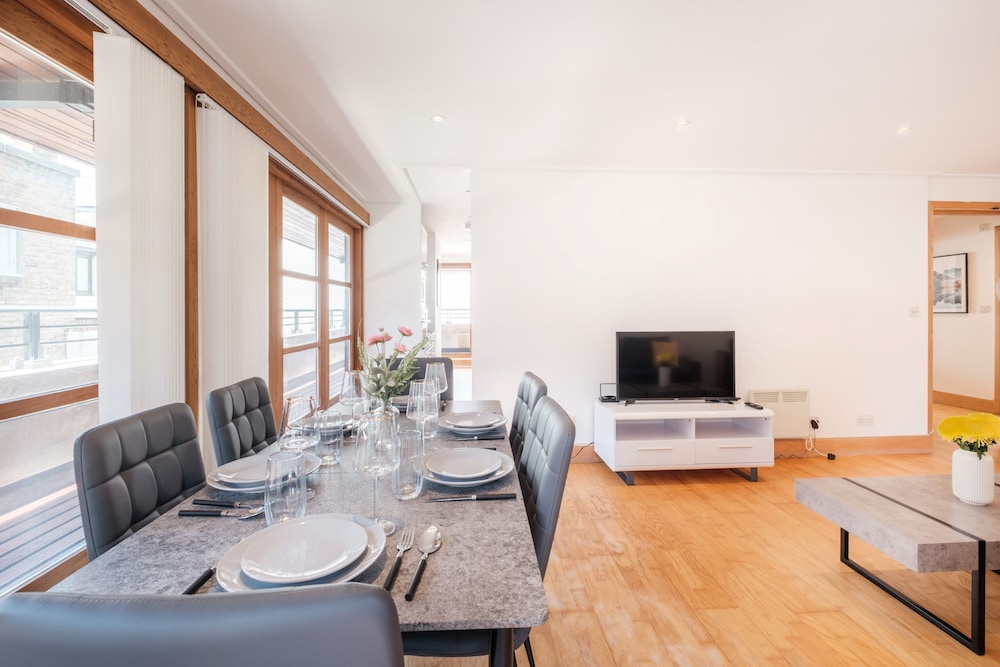Holborn Penthouse Apartment with Terrace