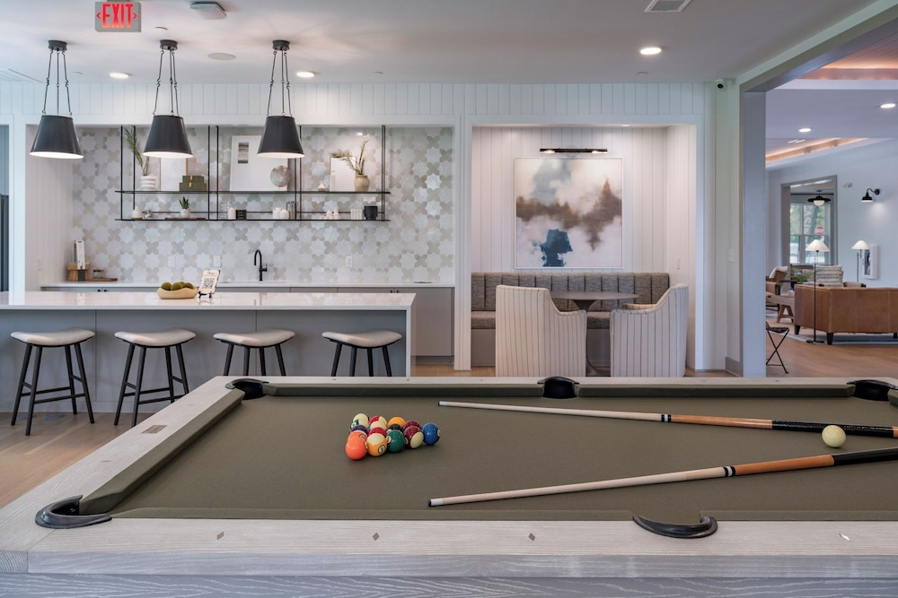 Landing Apartments Rolling Hills