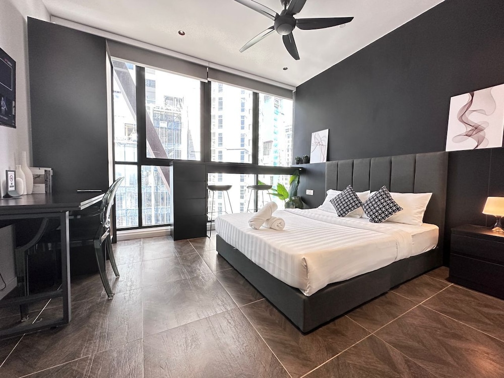 Scarletz Suites KLCC by Purple Orchid