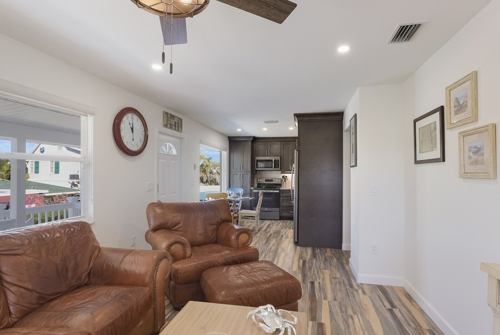 Surf Riders 4 Bedroom Home