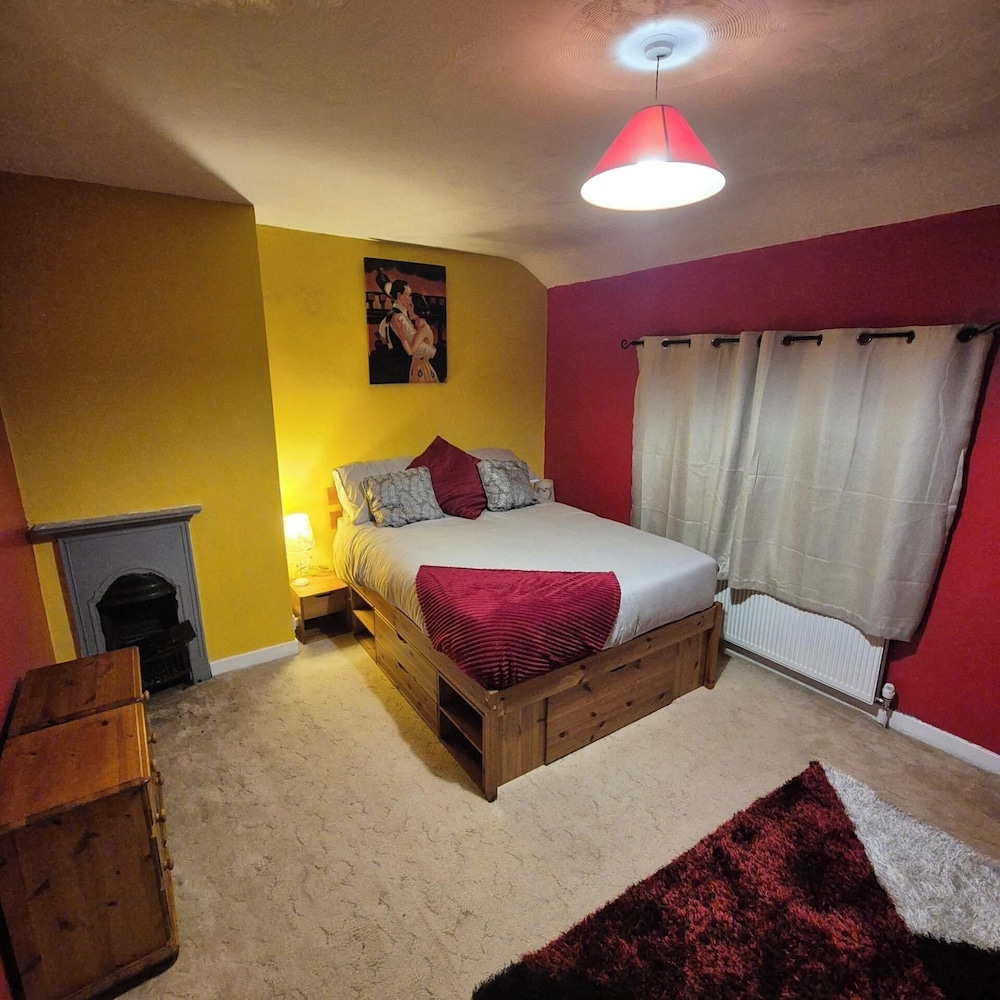 Tranquil Three-bedroom House-large Garden-wifi