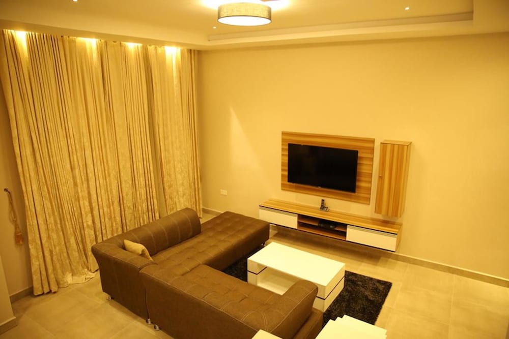 Kiniz Luxury Apartments view 5