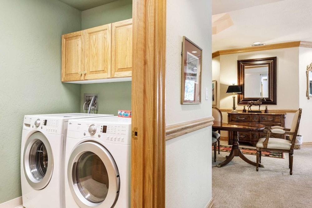 Ski in, Ski out 3 Bedroom in Beaver Creek Village With Excellent Mountain Views