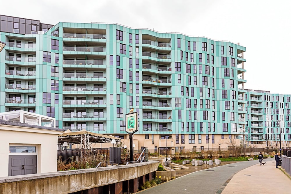 Greenwich Riverside Dream View