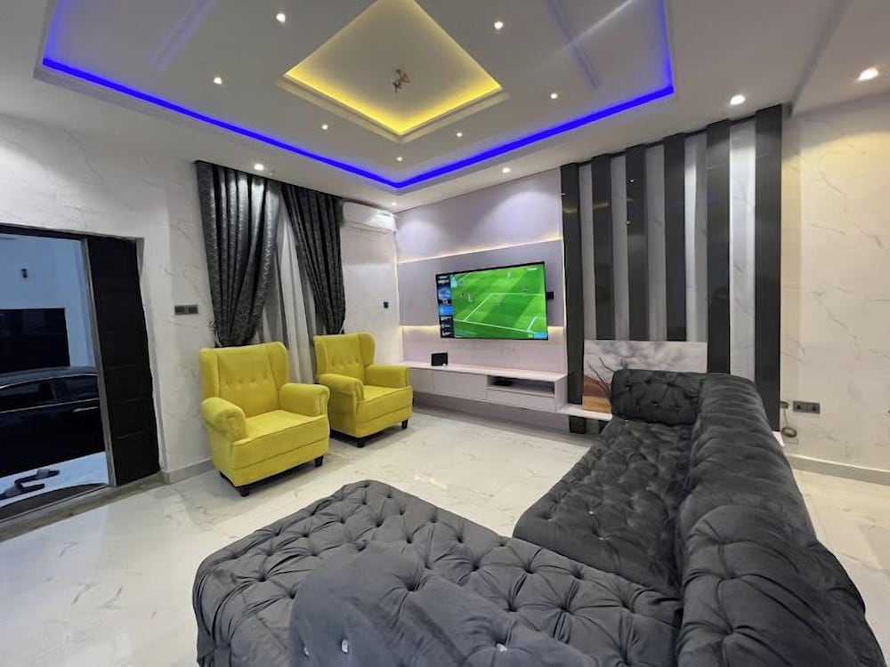 Gilllant Luxury Homes Apartment