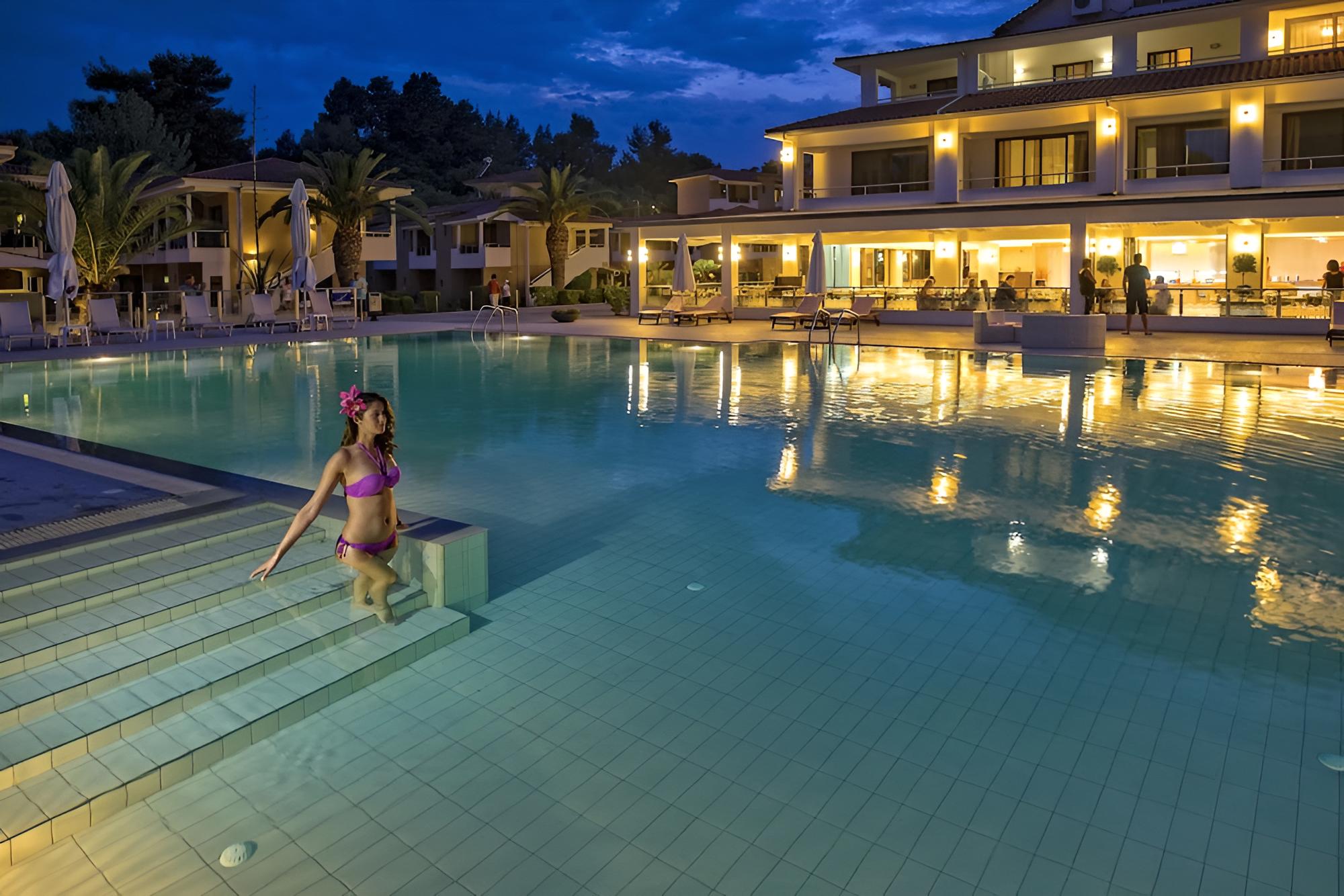Lagomandra Beach Hotel