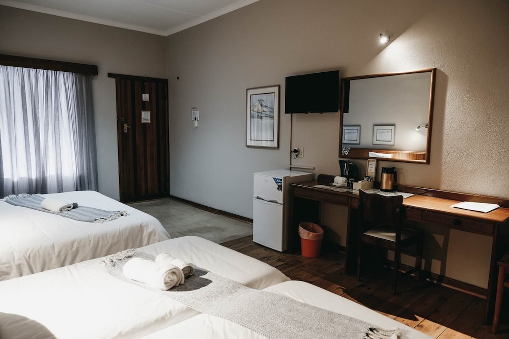 Karoo Country Inn Hotel