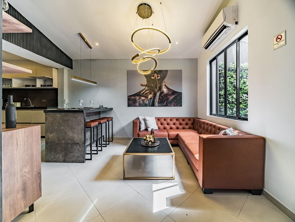 ONE APARTMENTS LLERAS