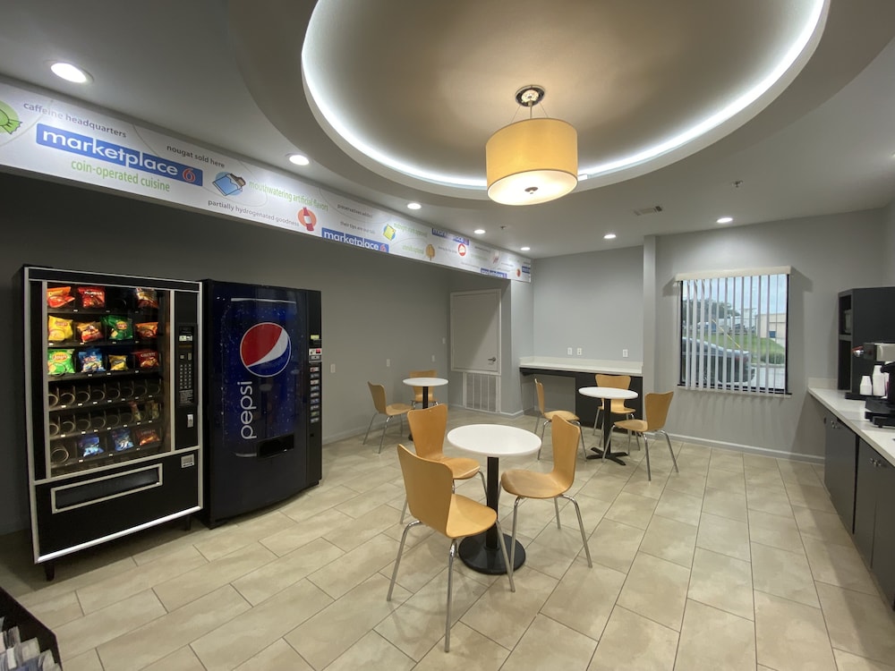 Studio 6 Suites Texas City, Tx - I-45 South - Property Image 16