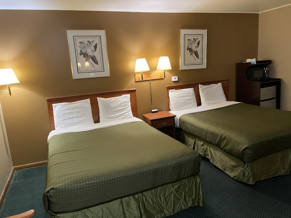 Colonial Inn Dyersville
