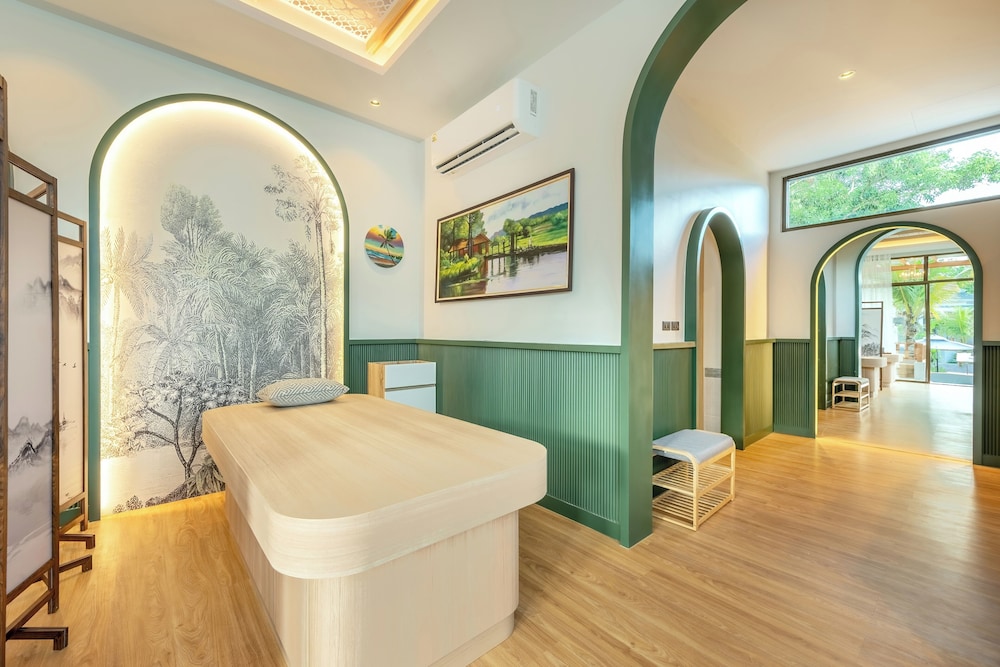 A.Z. Sunrise Resort & Fitness Club