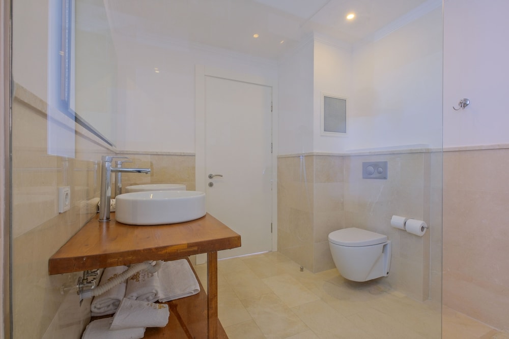 Highclere Hotel and Spa - Image 56