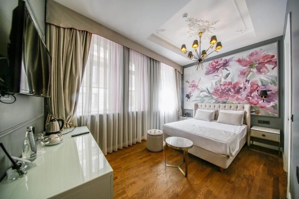 Royal Tophane - Image 15