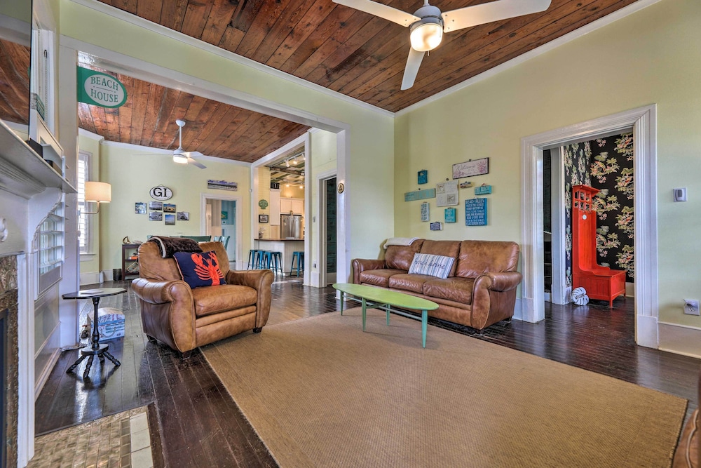 Historic Galveston Hideaway, Walk to the Beach!