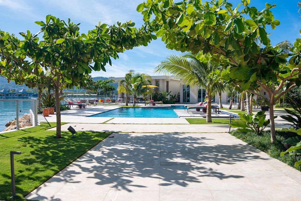 Luxury Oceanside Retreat at Soleil Residences