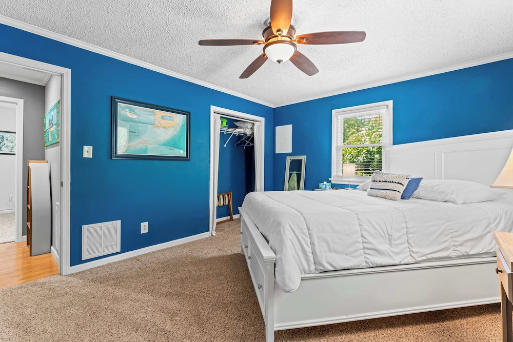 The Blue Bungalow Stay for 8