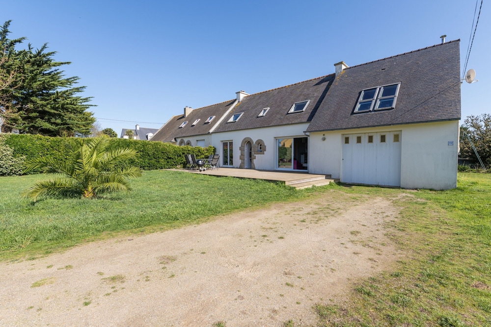 Family Home 2 Steps From the Beach