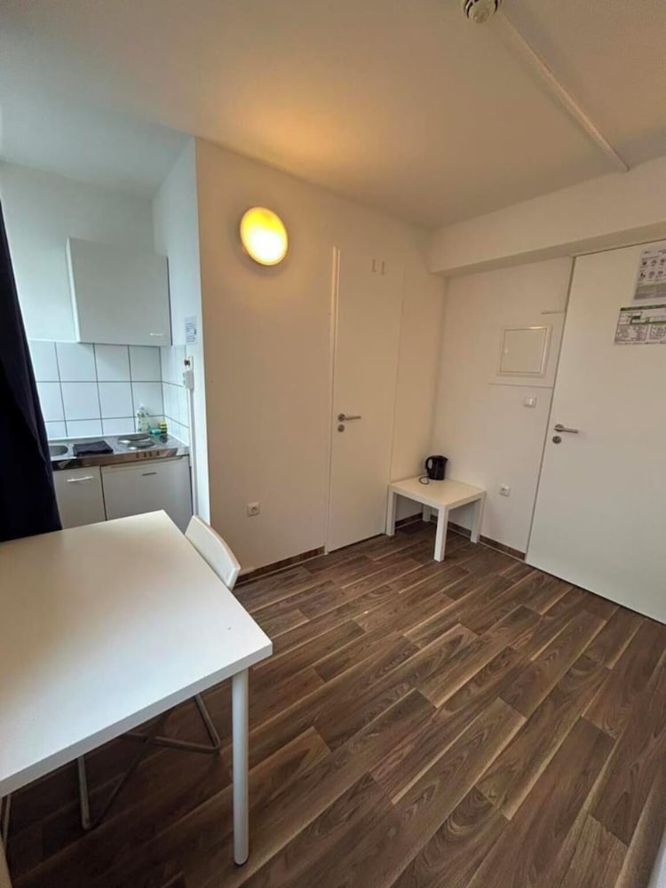 2-Rent Group Hostel Apartments SEN14