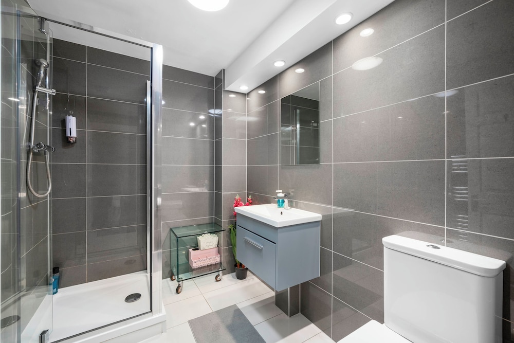 Classic Apartment Near Airport, 02 Arena, Drl, Excel Exhibition Centre