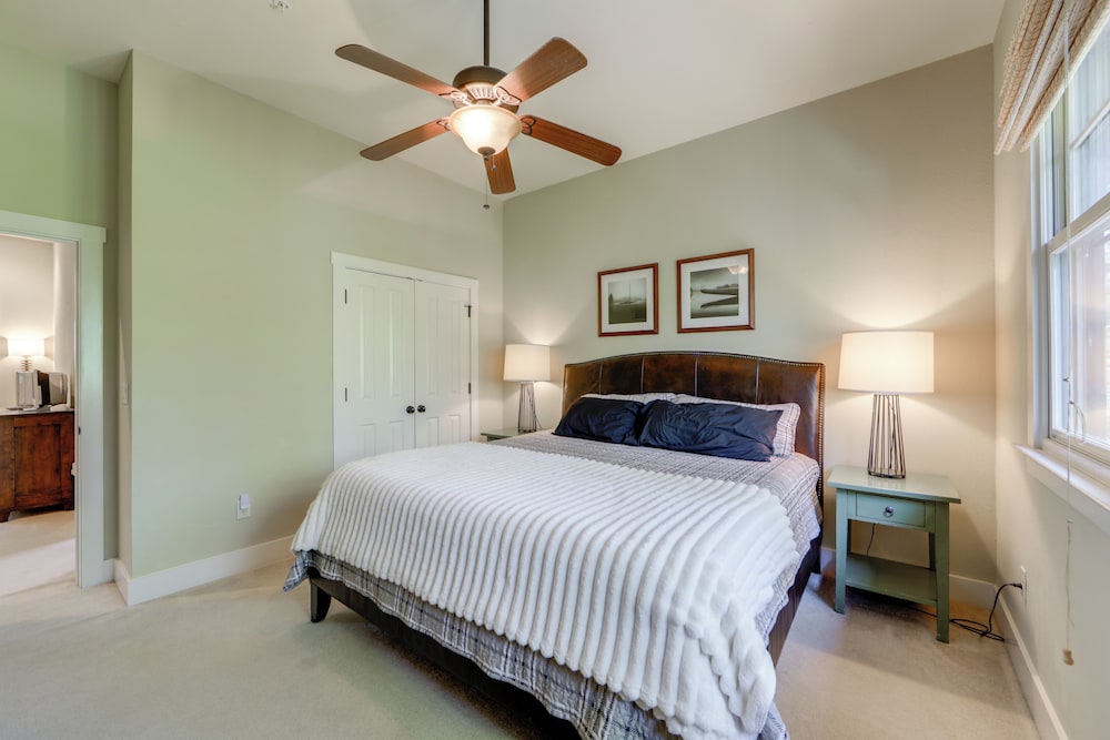 Lake & Pool Access at Bear Lake Reserve Condo!