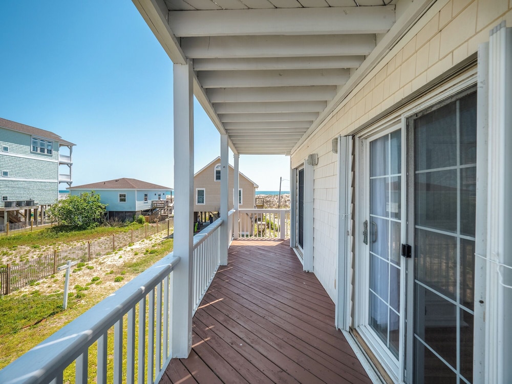 Skipper's Hideout by Topsail Realty