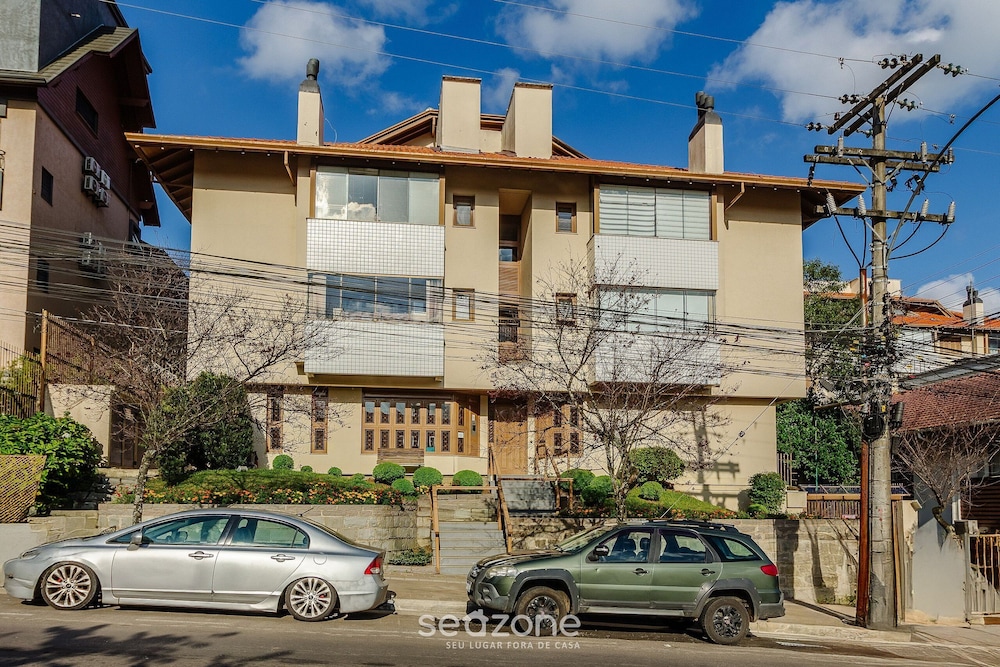 Units in Building With Swimming Pool in Gramado - MDC