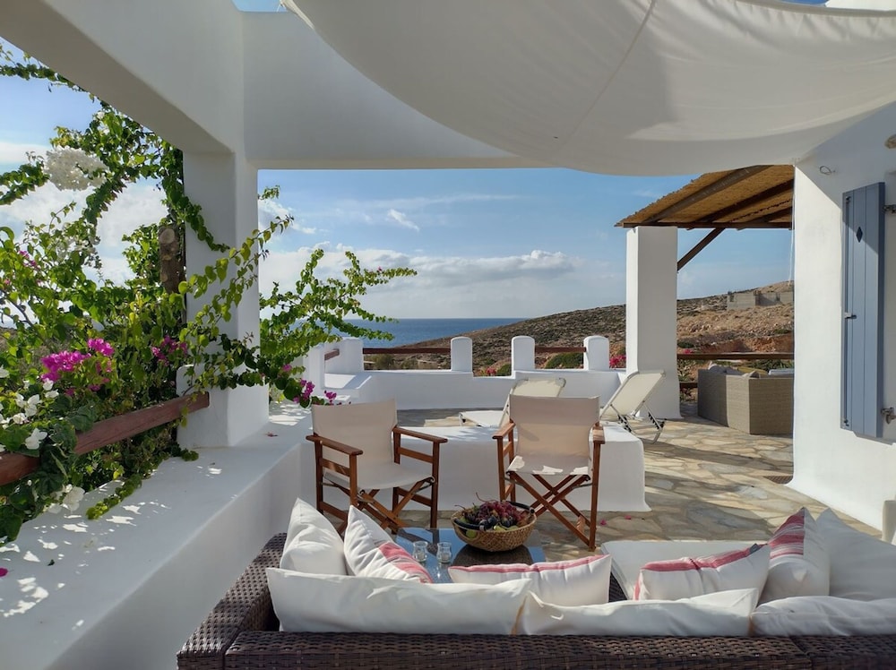 Seaside Villa Costal Vibes Walk to Beach