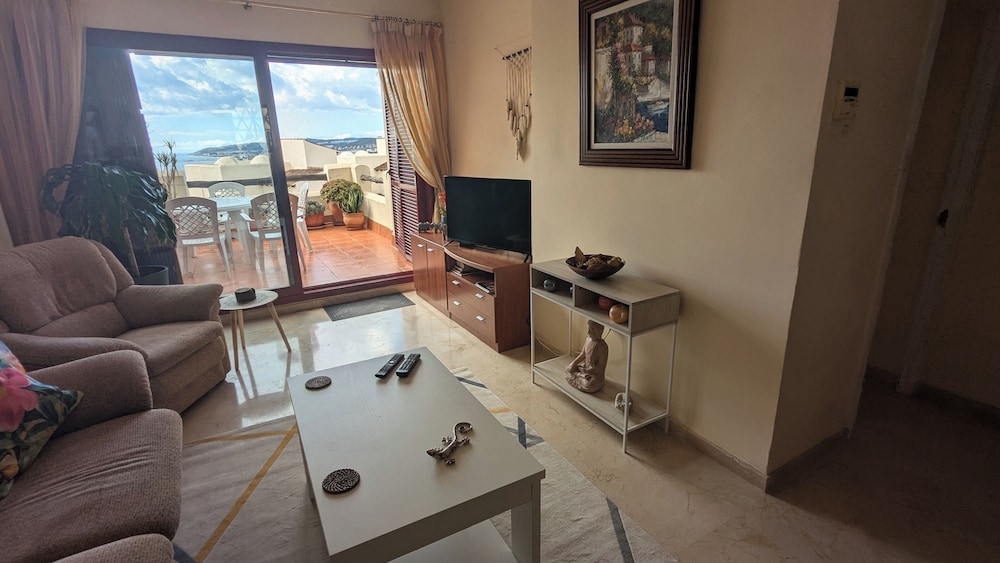 Casares Costa, Vista Bahia,2 Bedroom Bathroom
