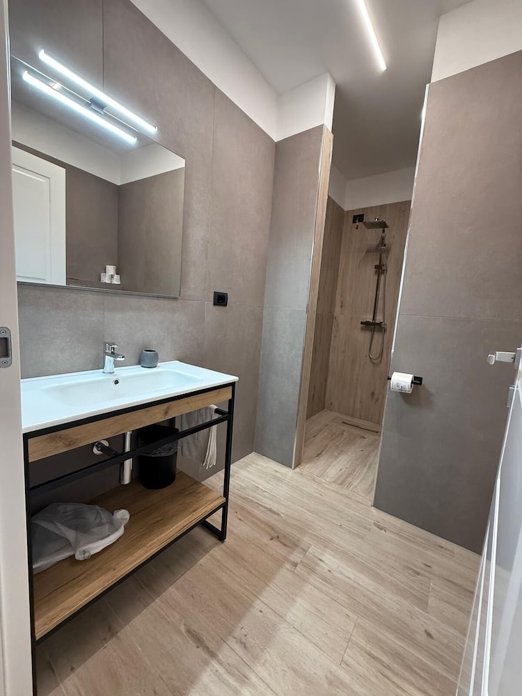 5 Terre hub suite