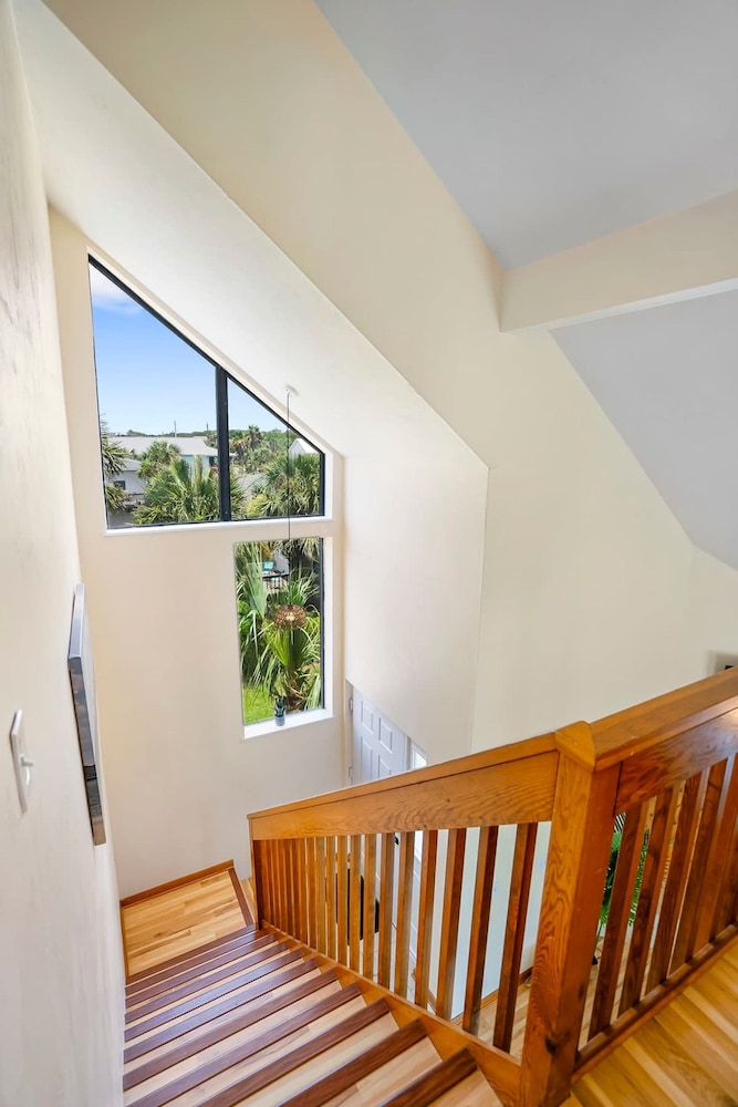 Oceanfront in St Aug Beach Patio BBQ Smart TVs