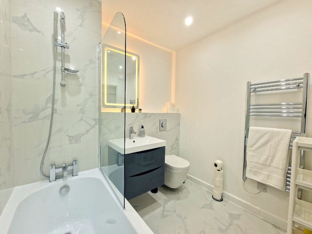 FlexiLux Stays - Luxury New Apt. L1B134