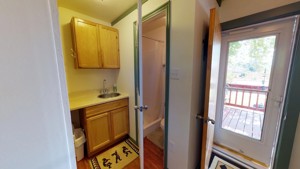 The Cozy Kokopelli Studio Cabin view 5