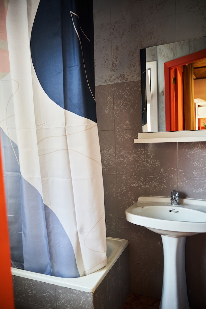 LOFT HOSTAL Group 57