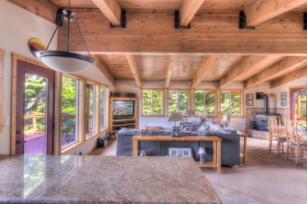 Chamberland Getaway - Property Image 16