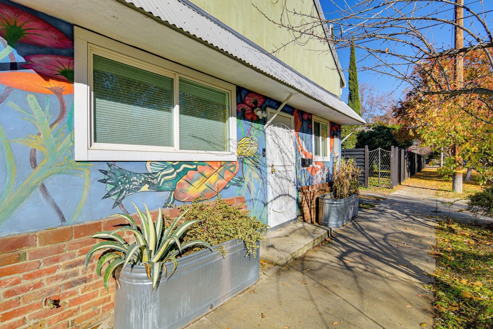 1 Mi to City Plaza: Family-friendly Chico Home
